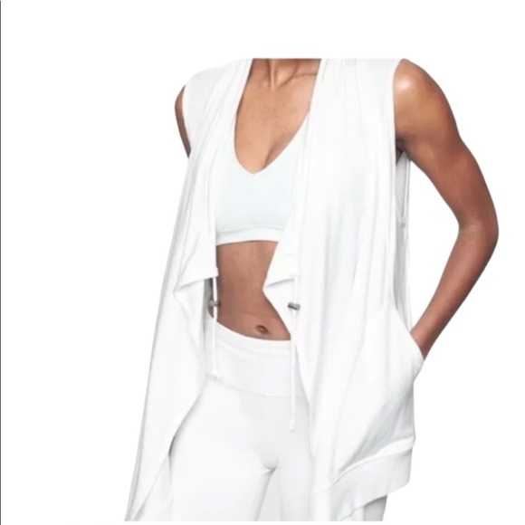 ATHLETA 2018 'Mindsight Vest' Long CYA Sleeveless Top White - Picture 1 of 5